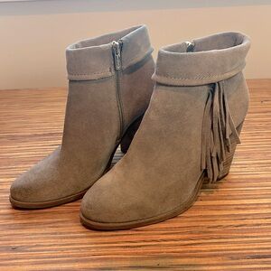 Jessica Simpson Suede Fringe Ankle Boots size 9
